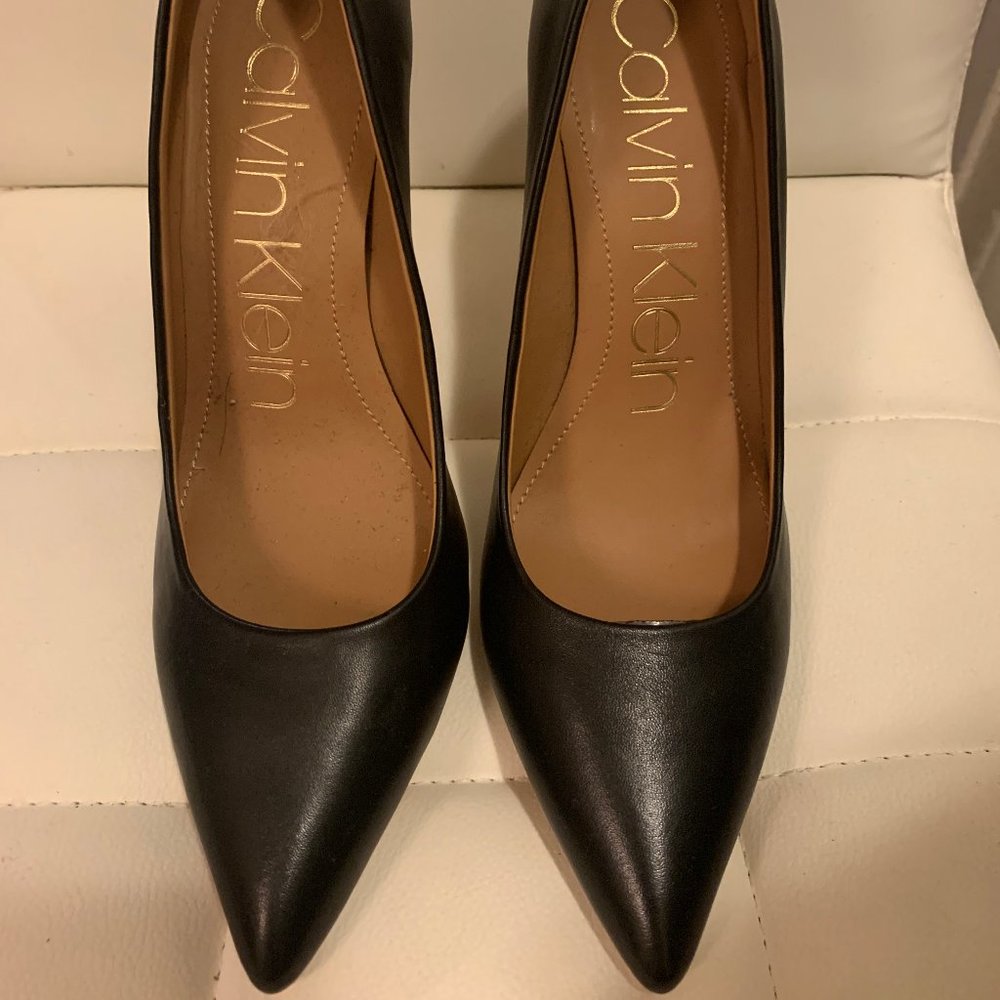 Calvin Klein Leather Black Pumps 9.5W ~BRAND NEW!!